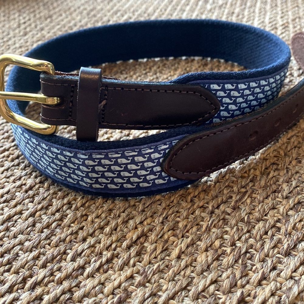 Vineyard Vines belt whale good condition Size 28 - Picture 2 of 3